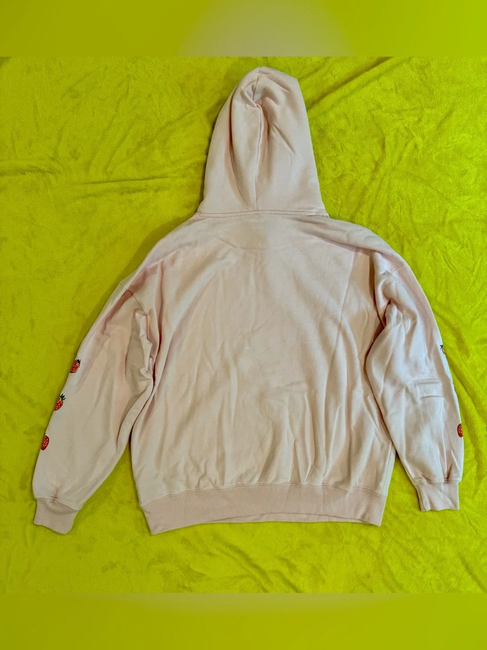 Hollister Pink Oversized Café Graphic Hoodie w/strawberry design | Medium